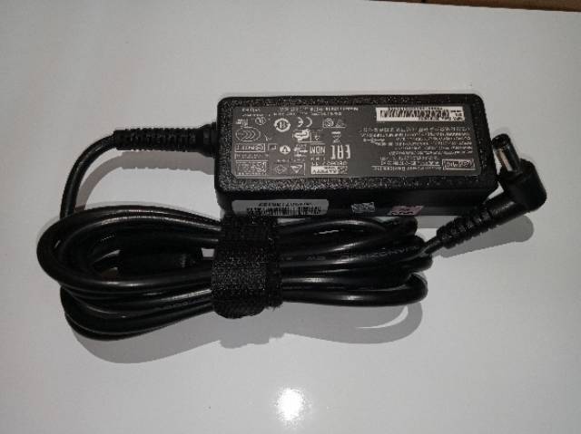 Adaptor Charger Laptop Acer One 14 Z1401 Z1402 - 19V 2.1A Original