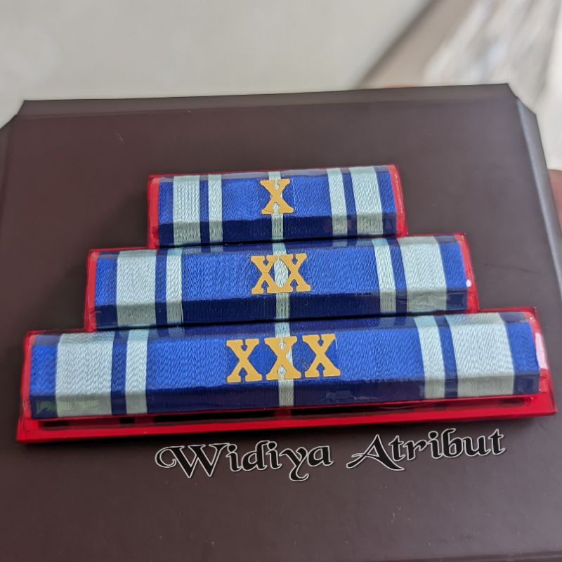 

Satya Lencana Karya Satya 10 20 30 tahun - Pita Jasa ASN PNS X XX XXX Tahun Model Prisma Magnet