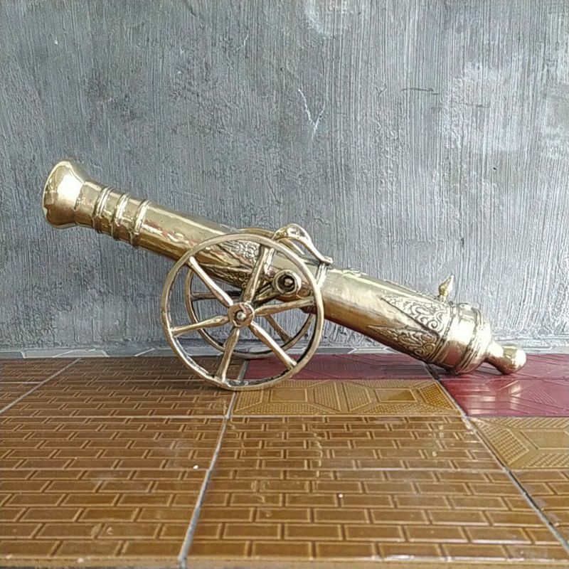 Miniatur meriam VOC