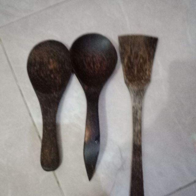 Satu Set Peralatan Dapur Kayu Aren