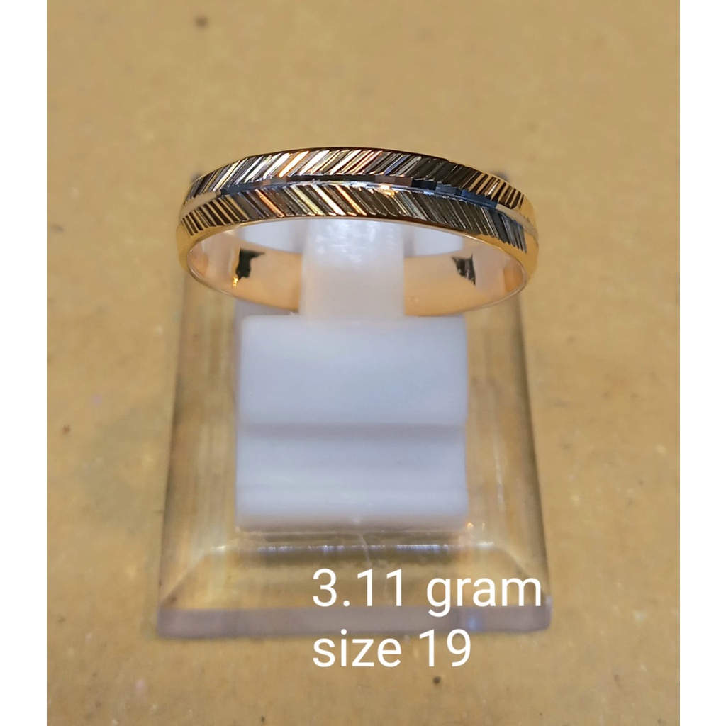 Cincin Emas Fashion Ukir Kadar 70% 3.11 Gram Size 19