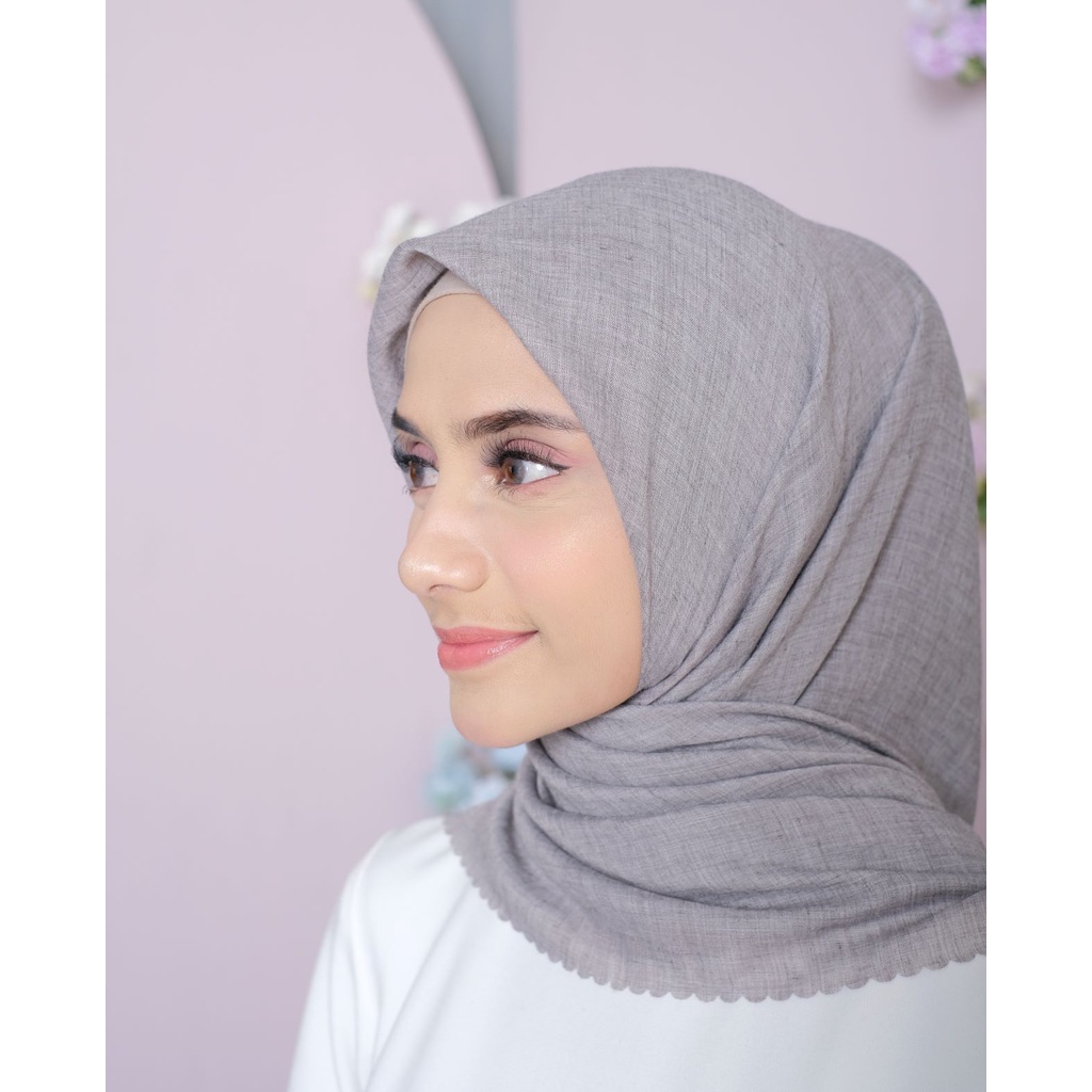 NEANA BASIC, KERUDUNG SEGIEMPAT Hijab Scarf Bahan Katun VOAL By HIJAB MOOI Adem Nyaman Dipakai Ukura