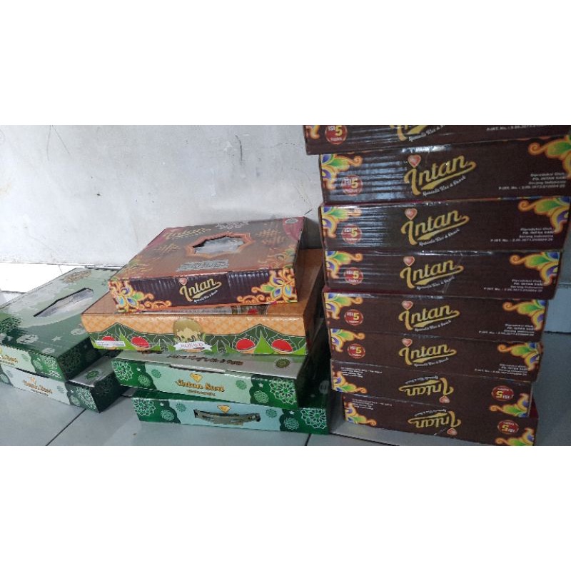 

Paket Kue Lebaran