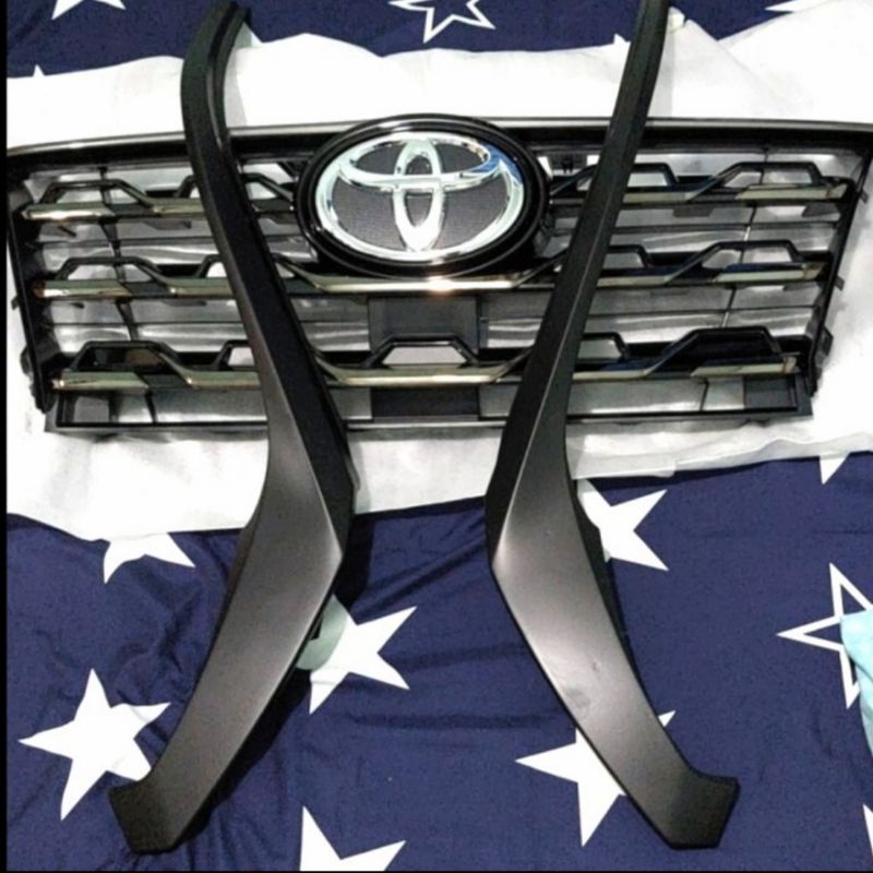 Grill List Lampu Fortuner VRZ 2021 Original