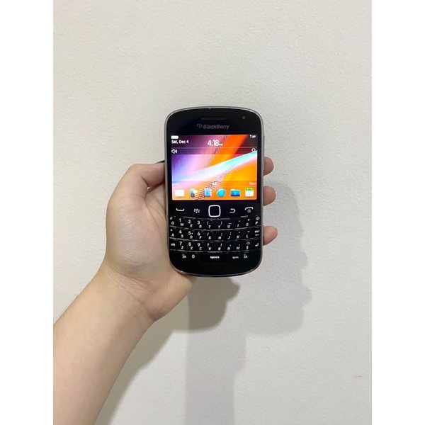 BlackBerry Bold Dakota 9900 4G + Free Black Capdase Case