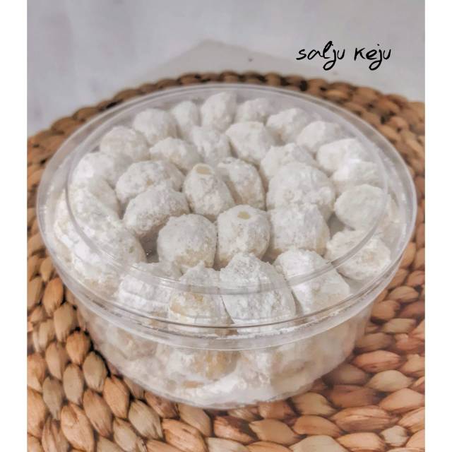 

Kue salju