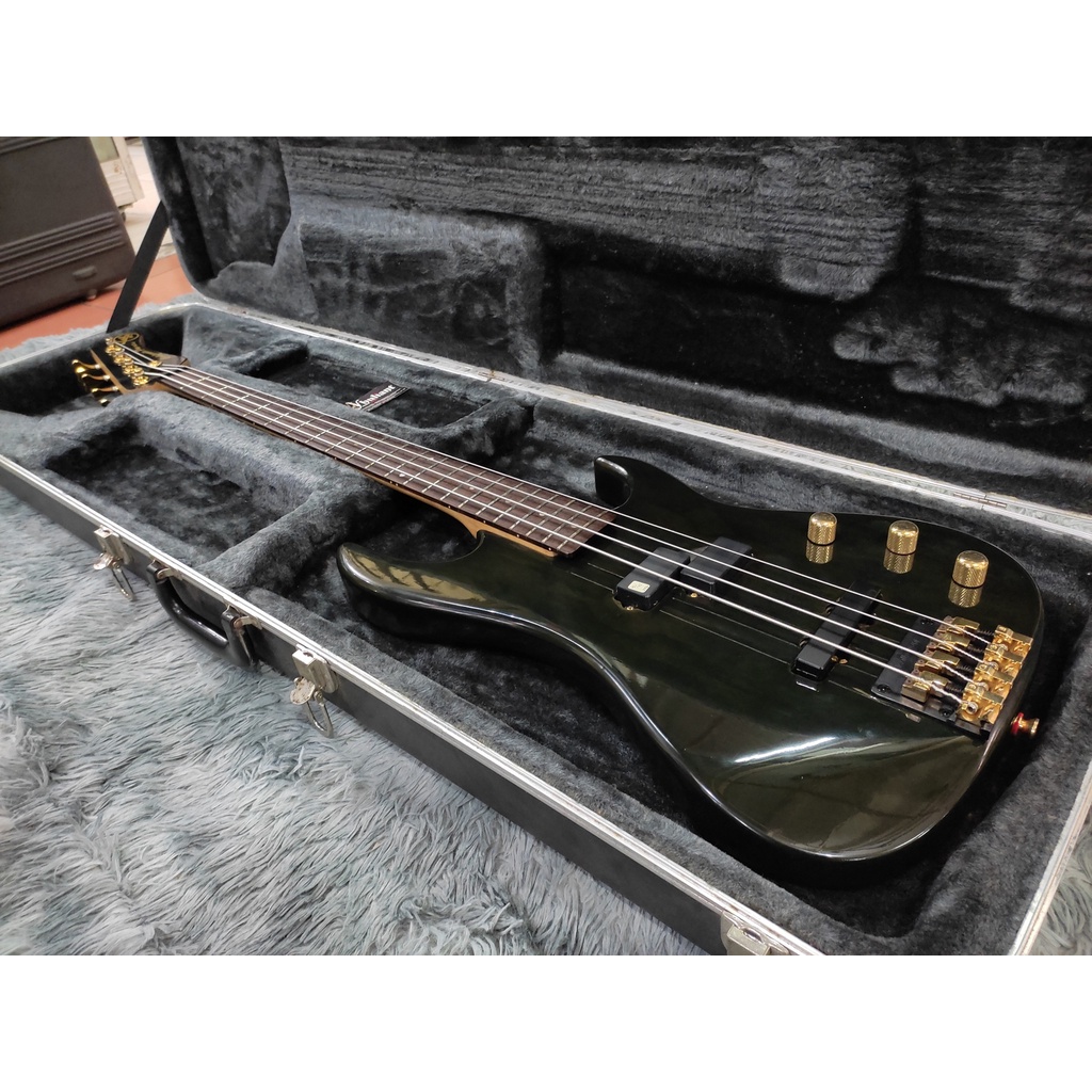Valley Arts USA Bass IV california Pro 4 string new old stock