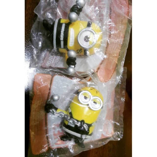 Happy meal minion "pumping iron minion and minion antics" edisi australia tahun 2017