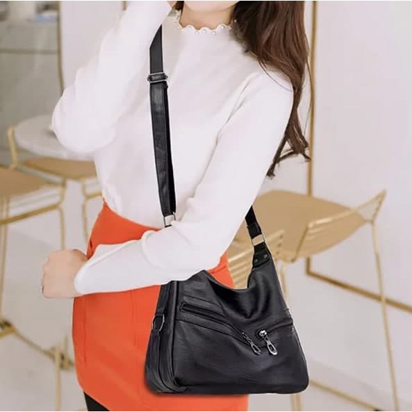 Comely Shoulder Bag