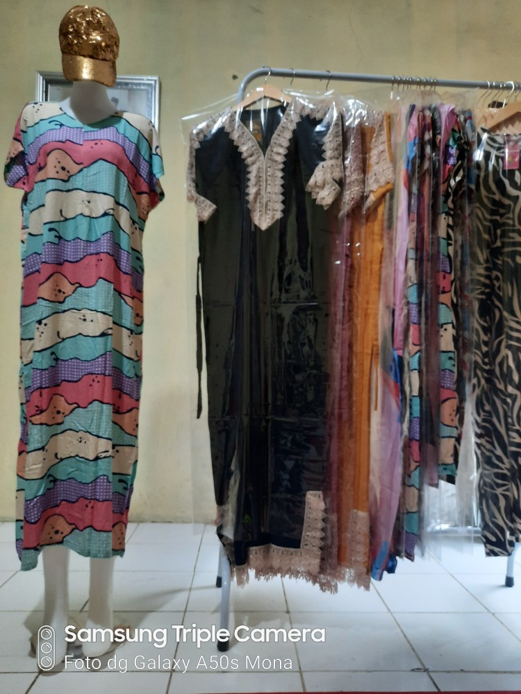 Gawang Baju / Standing Minimalis Hitam Dan Putih  100 Cm