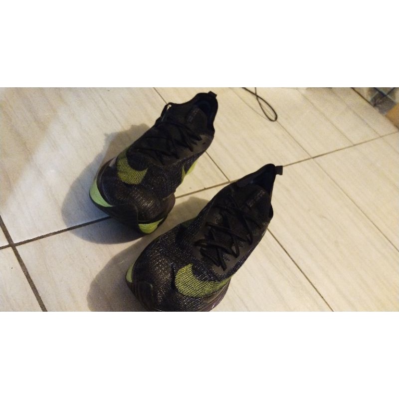 Nike sampan size 43