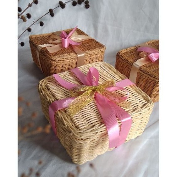 

Kotak Kado rotan murah | Box Hampers Rotan | Box Bridesmaids rotan | Box Hampers Ramadhan
