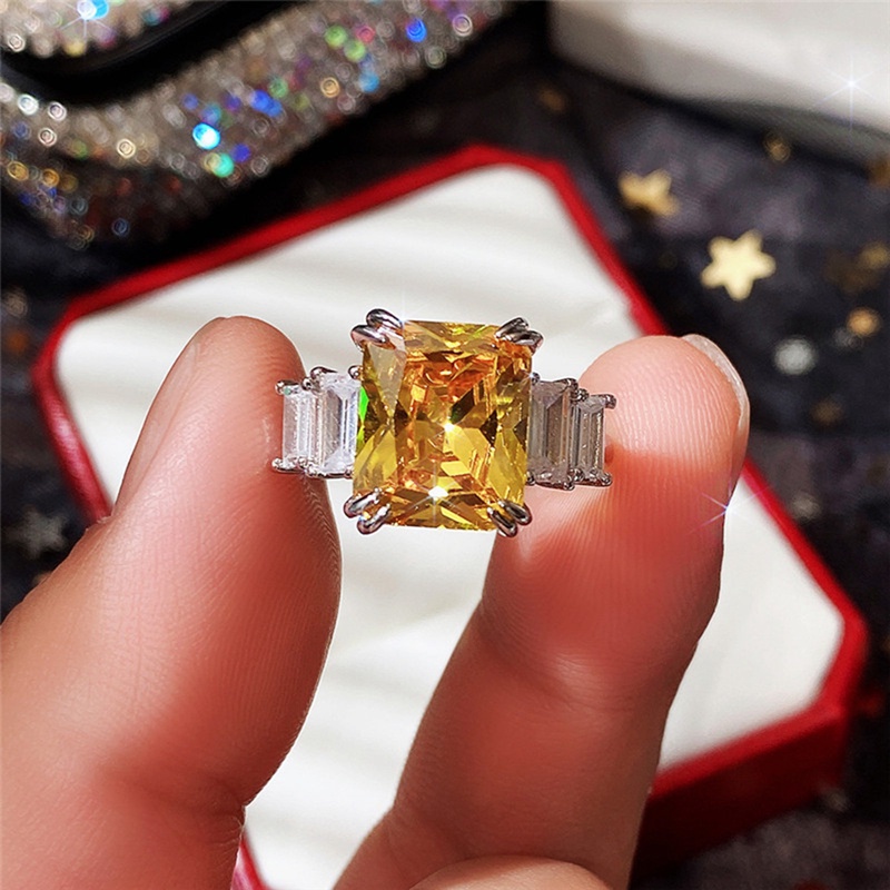 Cincin Bentuk Kotak Geometris Aksen Batu CZ Gaya Elegan Untuk Wanita