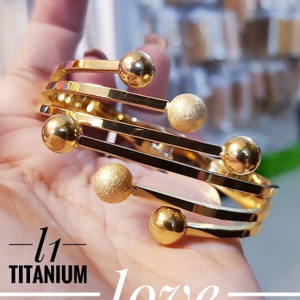 TiTanium gelang wanita AT8