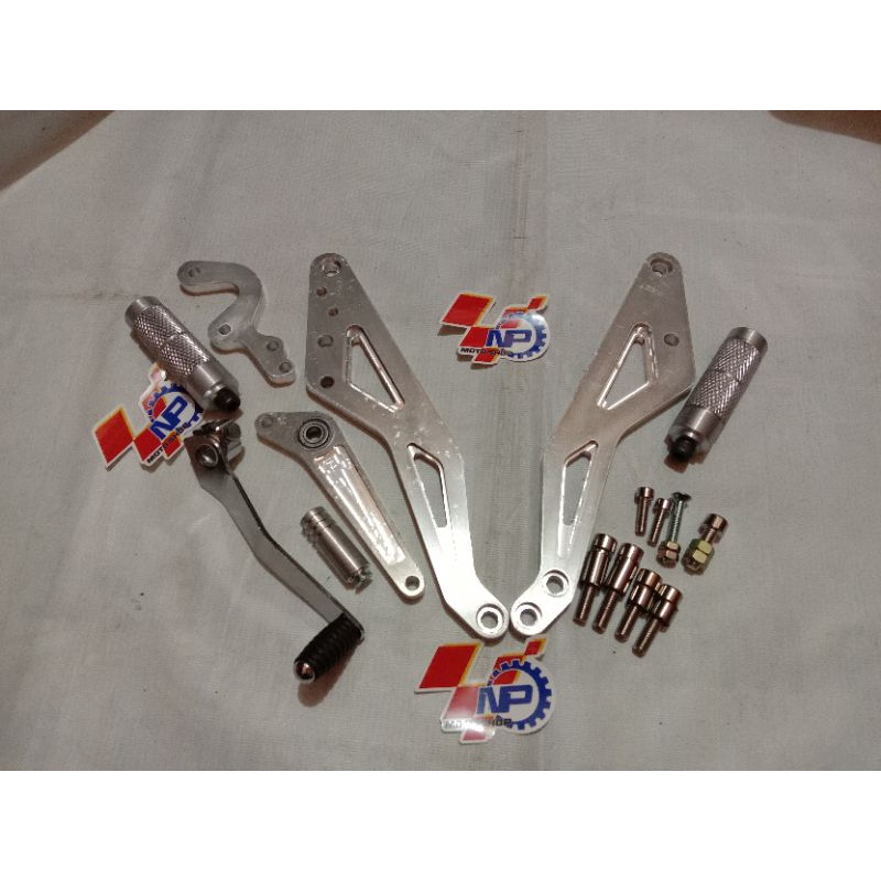 Underbone custom footStep dural satria Fu karbu dan Fu Injeksi