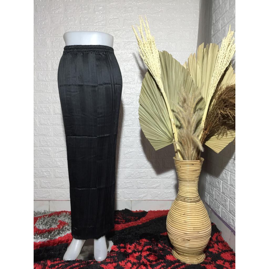 ROK KEBAYA PLISKET POLOS