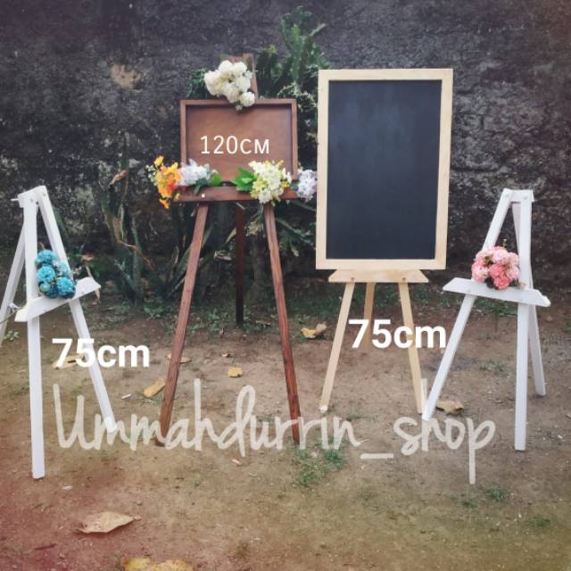 

STANDING TRIPOT 120CM KAYU KAKI PENYANGGA PAPAN TULIS KAPUR DEKORASI WEDDING PESTA CAFE PAPAN MENU