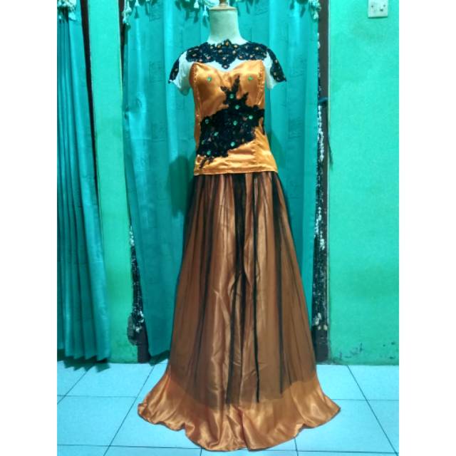 Gaun pesta/ singer Preloved