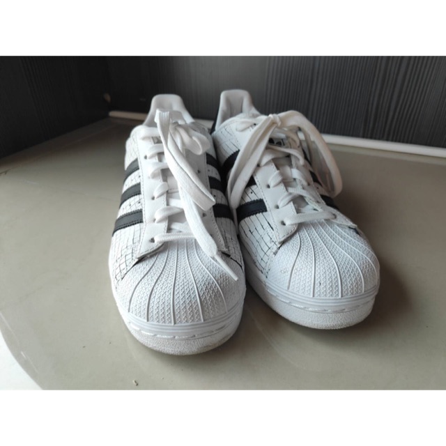 adidas la marque aux 3 bandes