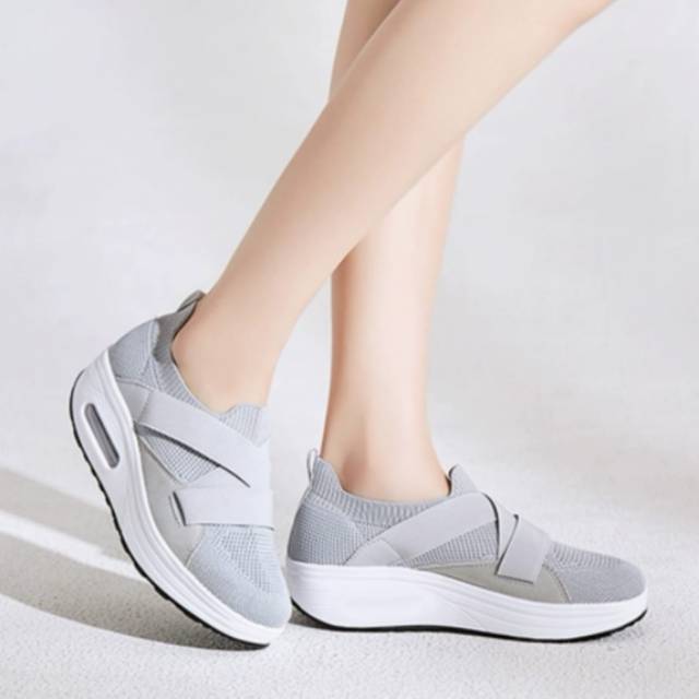 QZ - Shaina Sepatu Sneakers Karet Wanita RT 01