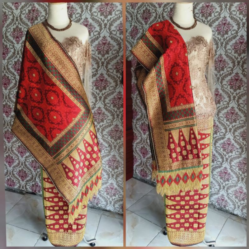 Songket Palembang Sudah di Ronce