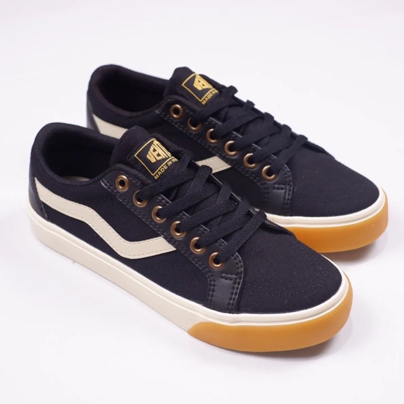 VENTELA SHOES - REPUBLIC LOW BLACK GUM