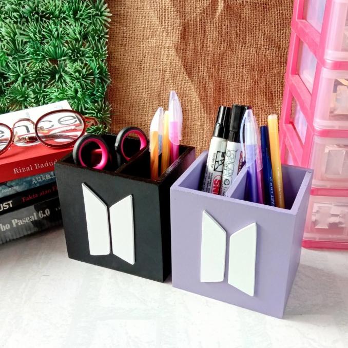 

SALE Tempat Pensil BTS desain logo timbul 3D Kotak pensil BTS/TEMPAT PENSIL AESTHETIC/TEMPAT PENSIL ANAK PEREMPUAN/TEMPAT PENSIL LUCU/TEMPAT PENSIL 3D/TEMPAT PENSIL TRANSPARAN/TEMPAT PENSIL LUCU/TEMPAT PENSIL KOREA/TEMPAT PENSIL KAIN/TEMPAT PENSIL