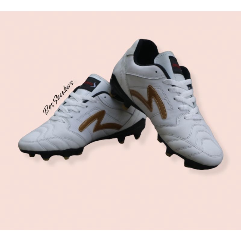 sepatu bola kulit sapi/sepatu bola pria