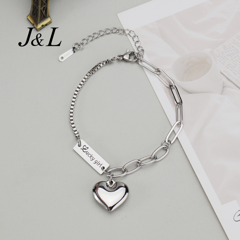 Gelang Tangan Rantai Liontin Hati Bahan Alloy Warna Silver Hias Berlian Imitasi Ala Korea Untuk Wanita