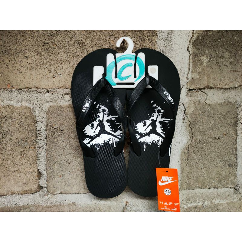 SANDAL JEPIT DISTRO  NIKE AIR JORDAN PRIA/WANITA SANDAL CASUAL.