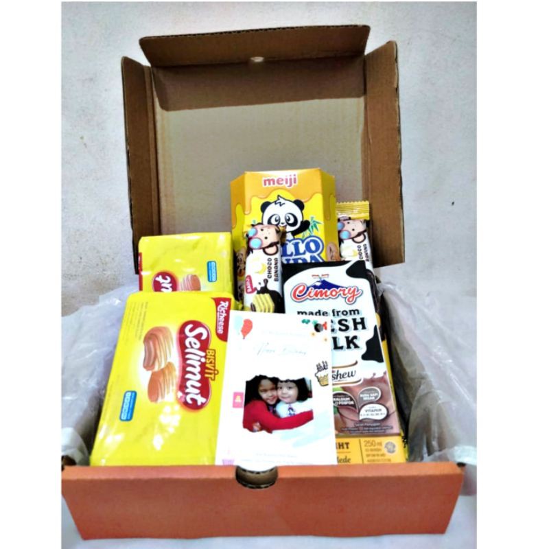 

GIFT SNACK BOX