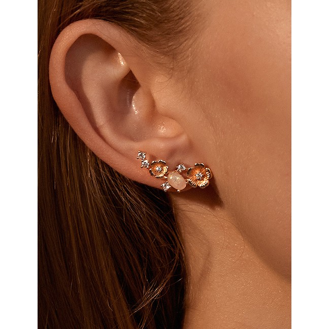 LRC Anting Tusuk Fashion Kc Gold Diamond And Pearl Flower P85851