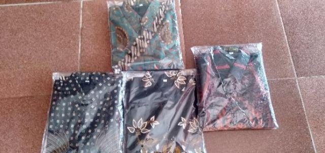 Peksi Merah Kemeja Batik Pria Batik Solo Modern Kemeja Pria Lengan Pendek Ori By Alethea