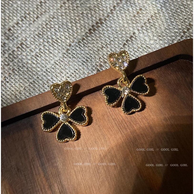 925 jarum perak Korea sederhana berlian imitasi empat kelopak bunga cinta hati bunga anting-anting p