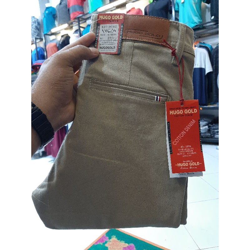 Celana chinos Hugo Gold