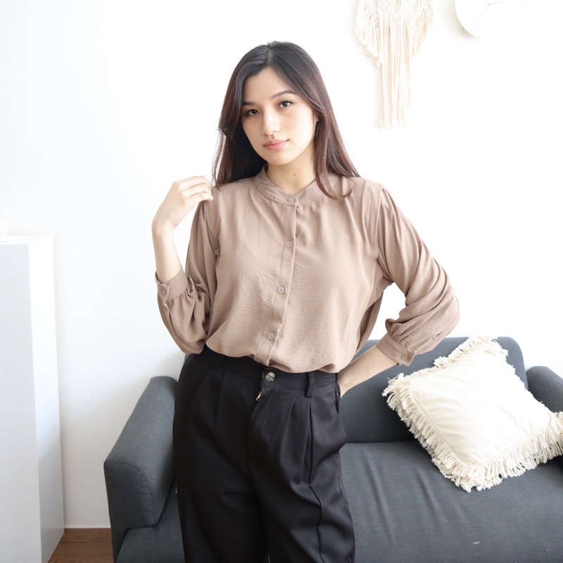 MSMO River Blouse Oneck Longsleeve / Blouse Wanita / Kemeja Kantor / Kemeja Crinkle / Kemeja Lengan Panjang-Beige