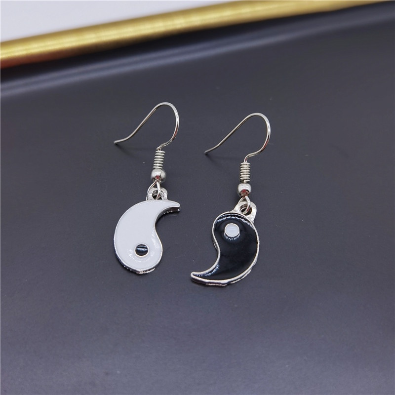 Anting Kait Desain Simbol Philosophy Yin Yang Life Balance Gaya Retro Klasik Untuk Wanita