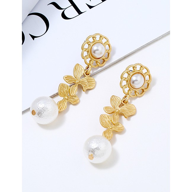 LRC Anting Tusuk Fashion Gold Flower Pearl Earrings F33192