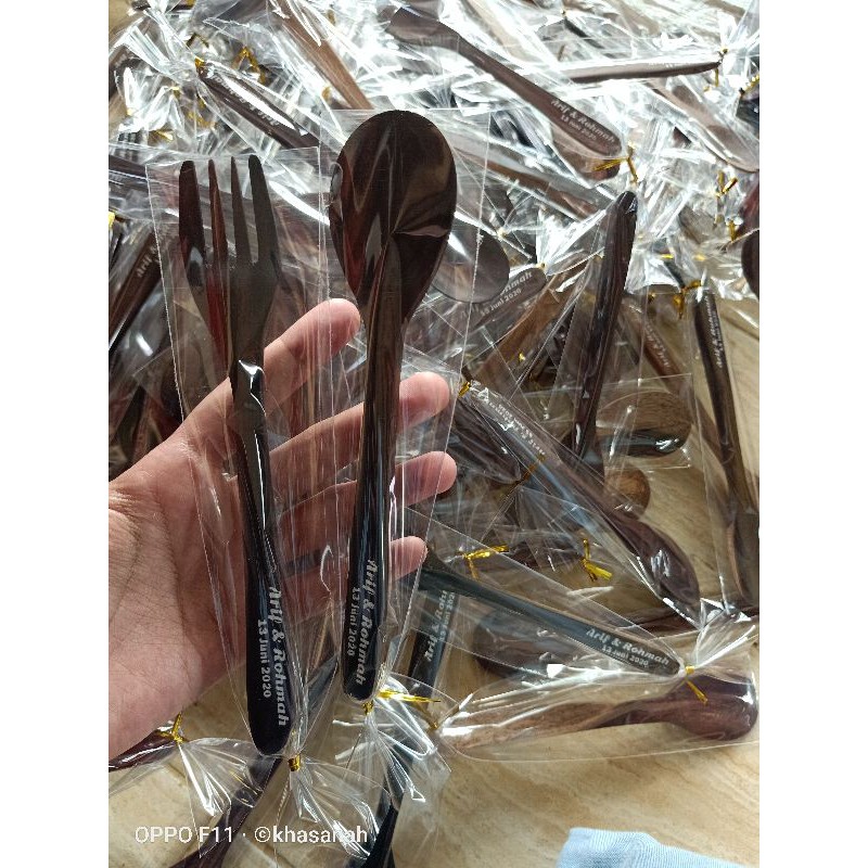 Souvenir sendok garpu kayu