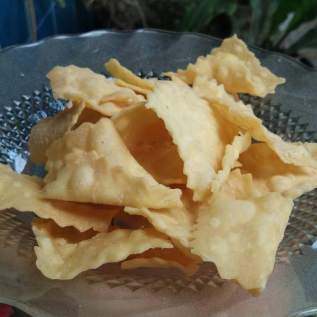

Kue bawang gurih