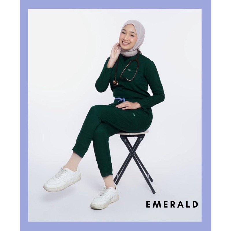 SNUG ORIGINAL SCRUB EMERALD LONG SLEEVES