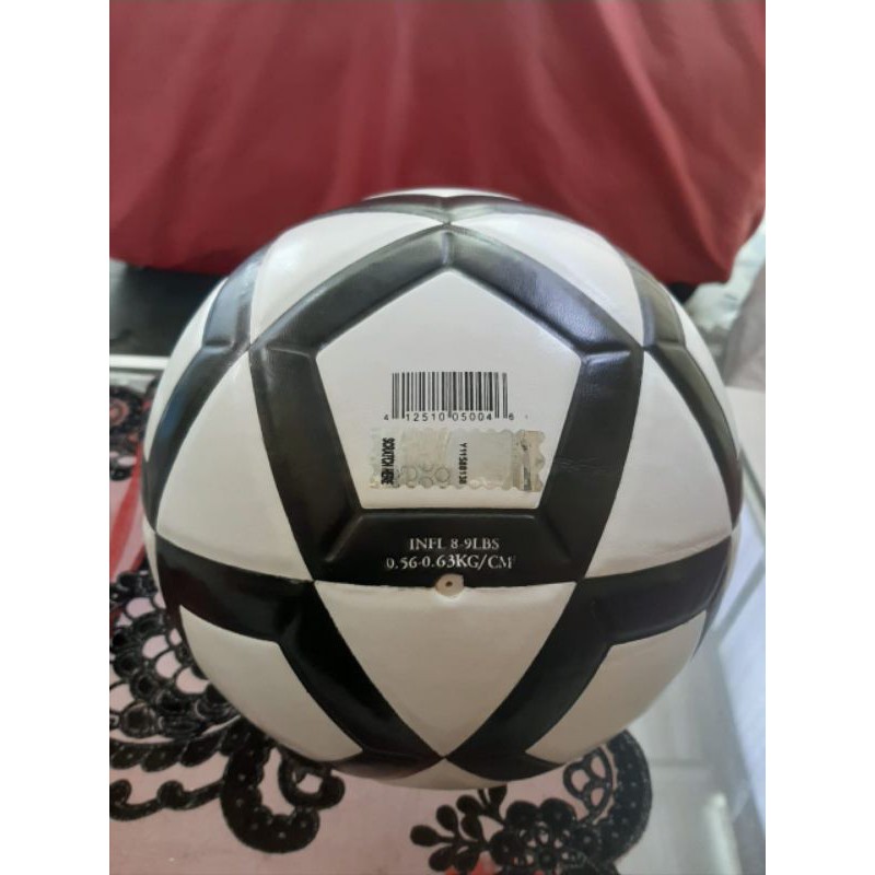 BOLA KAKI MIKASA HITAM PUTIH ORIGINAL BERHOLOGRAM