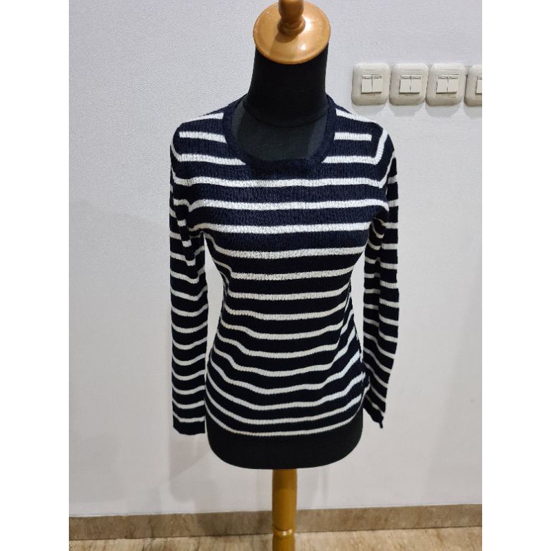 sweater rajut salur