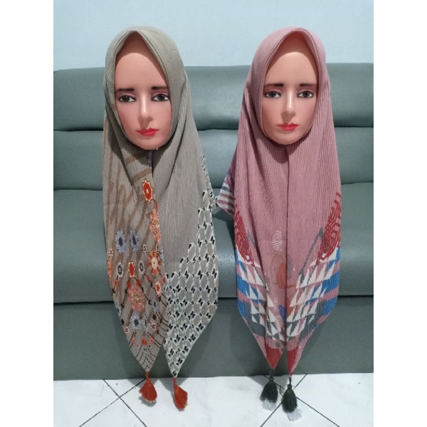 segiempat plisket motif