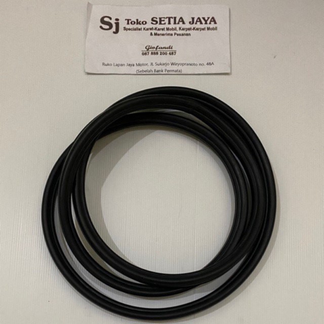 Karet kaca belakang suzuki jimny / katana