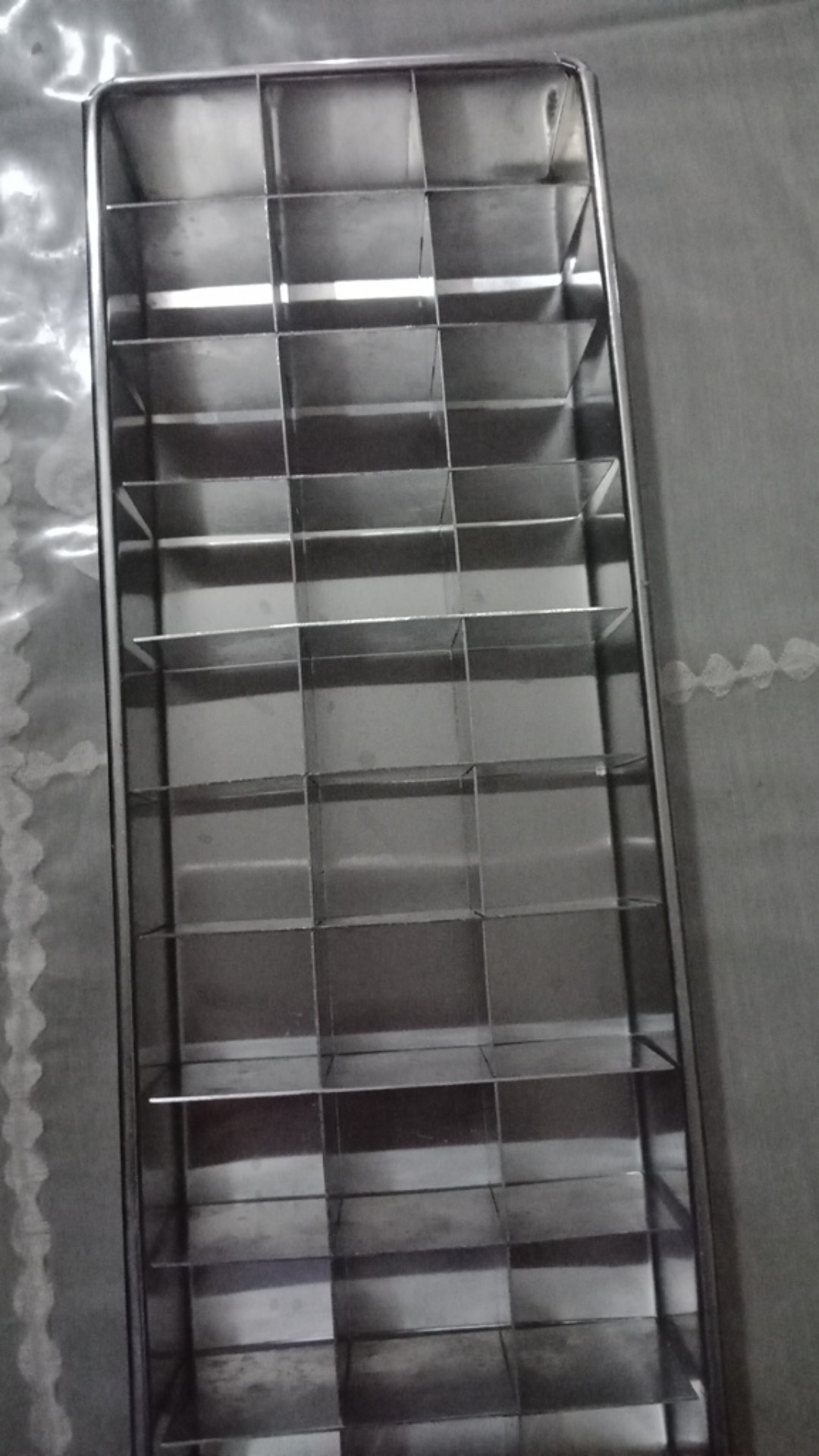 Loyang Brownis Sekat Uk : 30x10x4 Cm Ukuran Persekat Nya 3 Cm