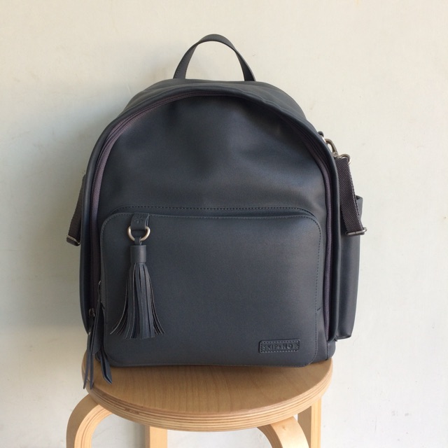 skip hop greenwich simply chic diaper backpack black