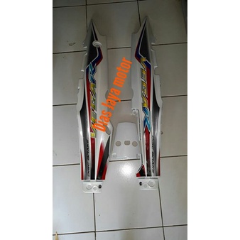 body Yamaha Vega lama putih lis