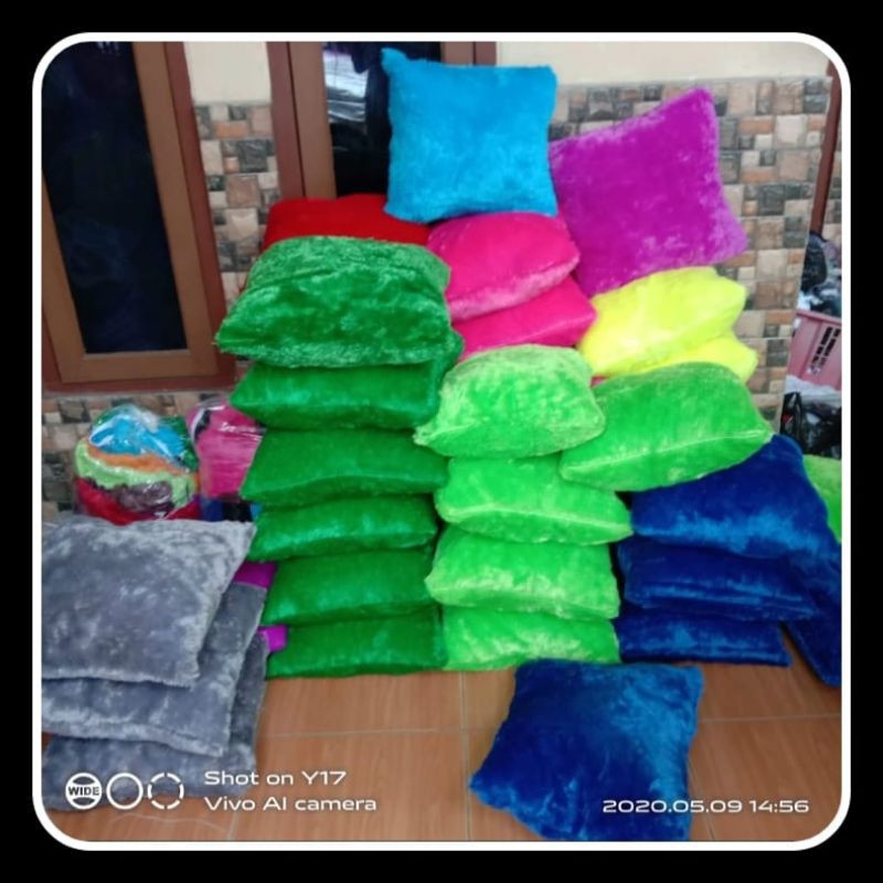 Bantal Sofa Bulu Rasfur