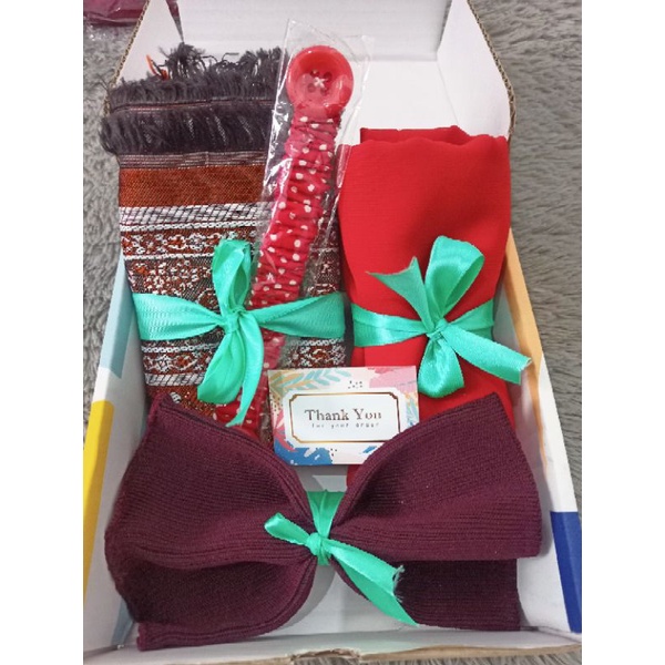 SET HAMPERS WANITA KADO CEWE ISI HIJAB PASHMINA SAJADAH LENGKAP MURAH